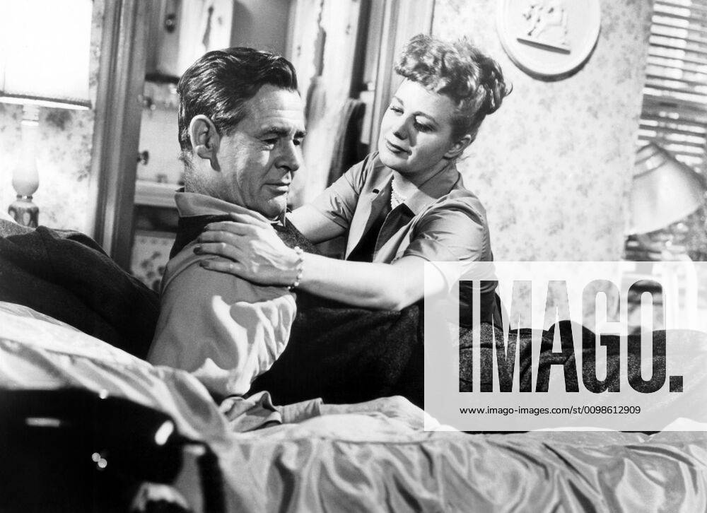 ODDS AGAINST TOMORROW, from left: Robert Ryan, Shelley Winters, 1959 ...