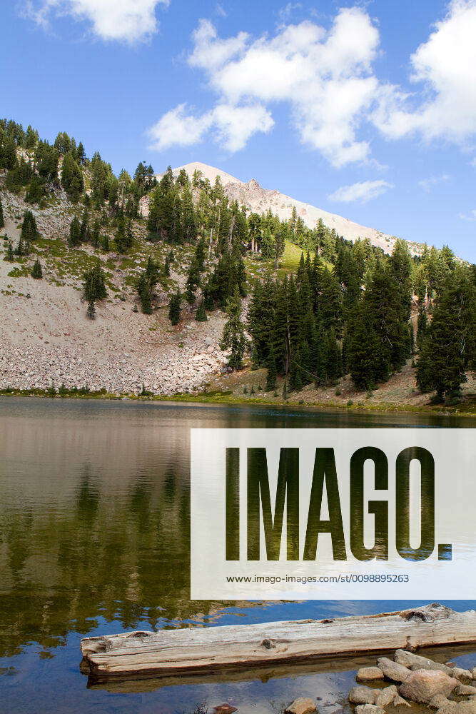 Emerald Lake Lassen NP Reflections on Emerald Lake in Lassen Volcanic ...