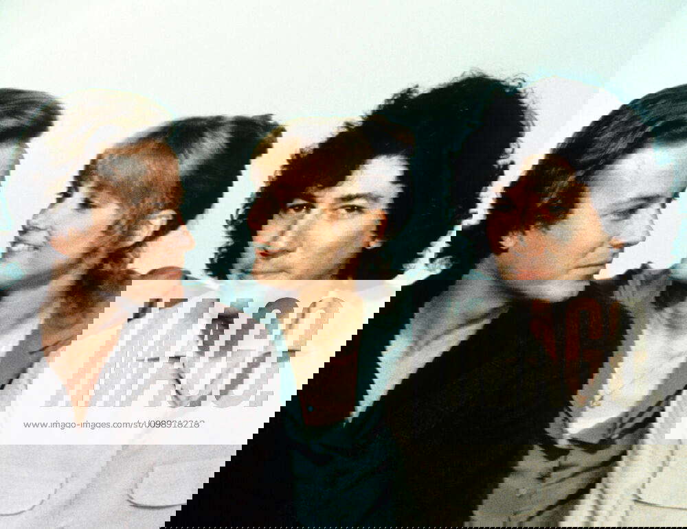 HEAD OVER HEELS, (aka CHILLY SCENES OF WINTER), from left John Heard, Mary Beth Hurt, Peter