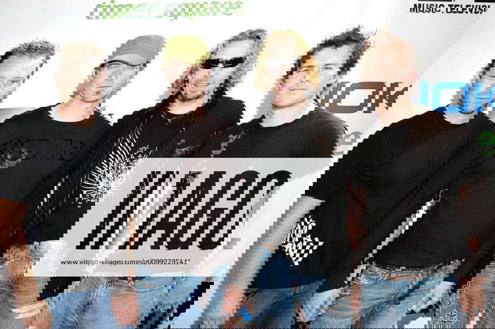 Nickelback, Mike Kroeger, Daniel Adair, Chad Kroeger, Ryan Peake on