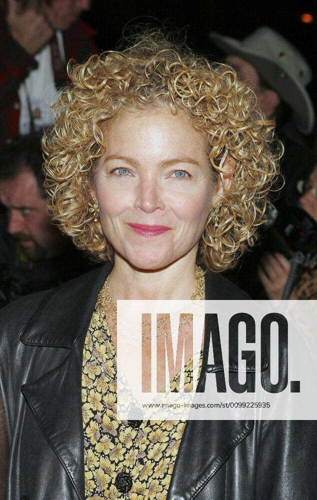 Amy Irving at arrivals for JARHEAD Premiere by Universal Pictures, The ...