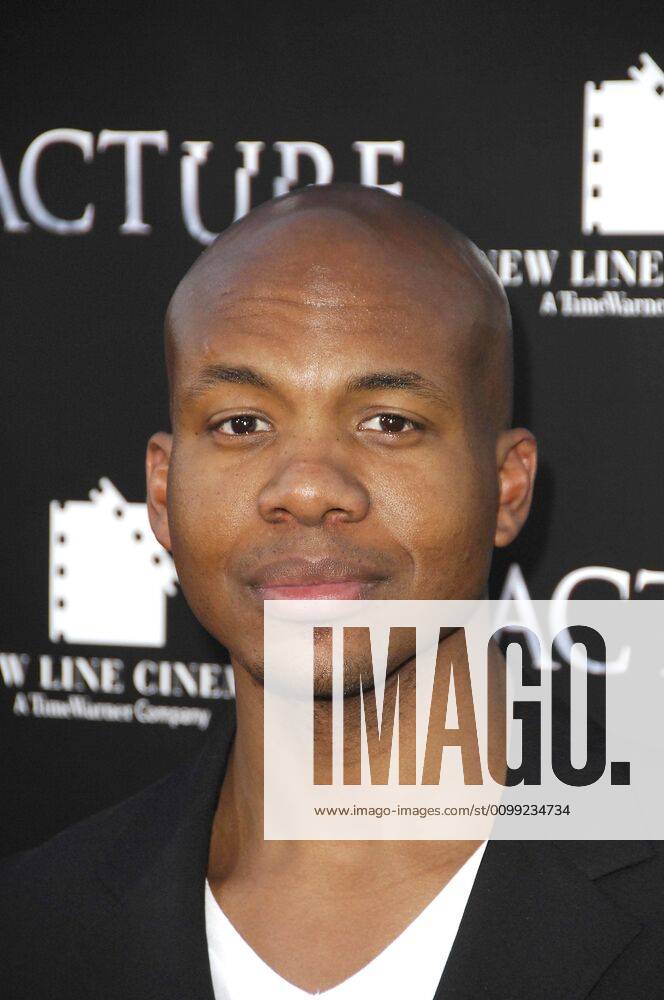 Leonard Roberts at arrivals for FRACTURE Premiere, Mann s Village ...