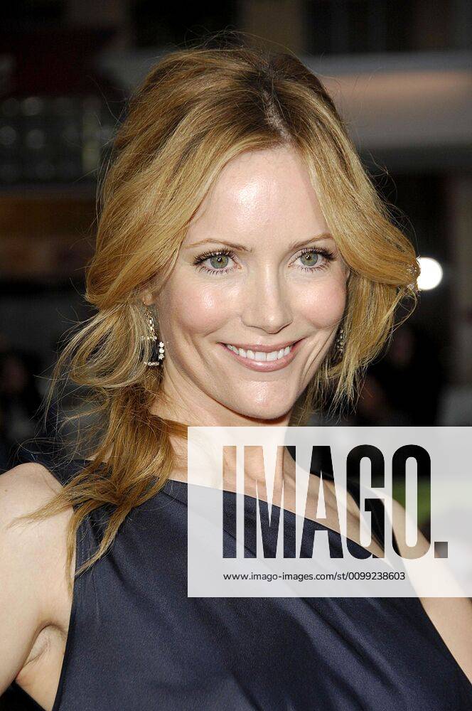 Leslie Mann at arrivals for KNOCKED UP Premiere by Universal Pictures ...