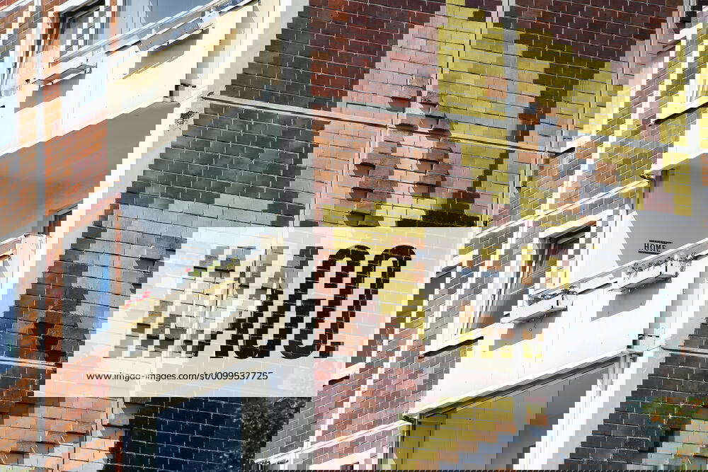 Die Ausschreitungen in RostockLichtenhagen in der Mecklenburger Allee