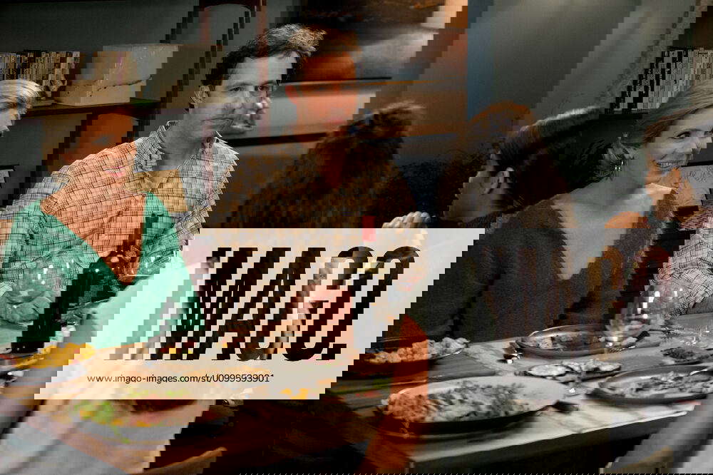 GRACE AND FRANKIE, (clockwise from upper left) June Diane Raphael