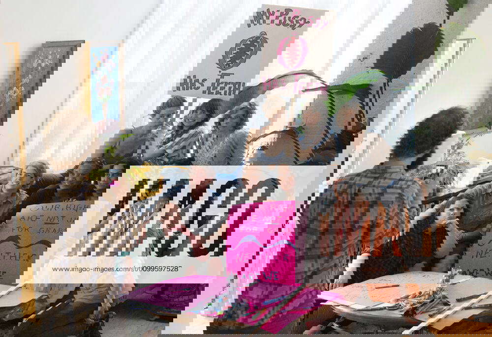 HIGH MAINTENANCE, (bottom from left) Ben Sinclair, Jackie Zebrowski