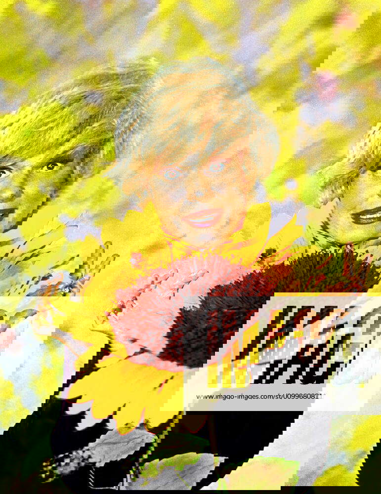 AN EVENING WITH CAROL CHANNING, Carol Channing, aired February 18, 1966