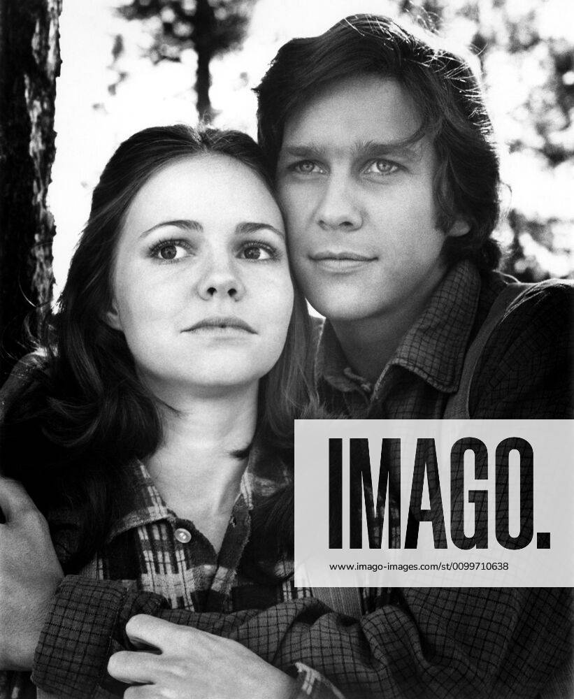 HITCHED, from left Sally Field, Tim Matheson, 1971 Courtesy Everett