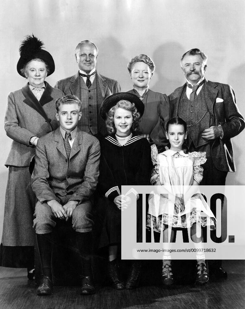 MAMA, (aka I REMEMBER MAMA), (standing l-r): Ruth Gates, Judson Laire ...