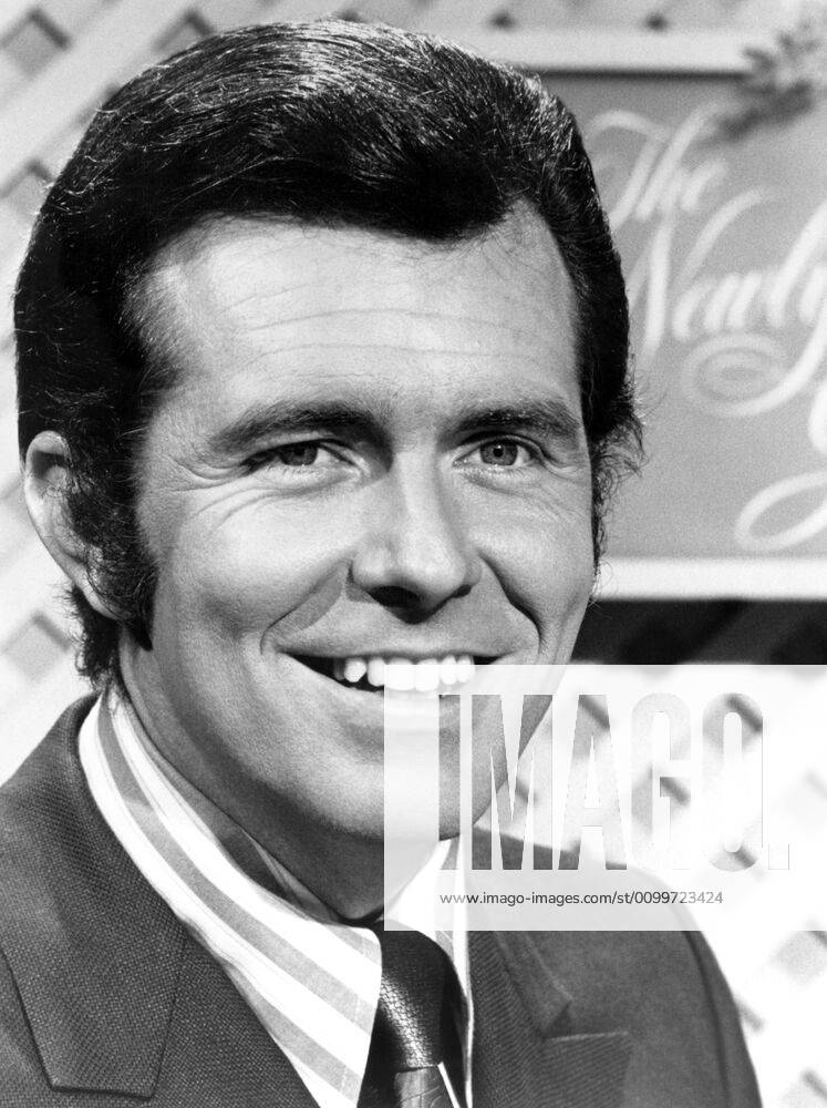 THE NEWLYWED GAME, Bob Eubanks, 196674 Courtesy Everett Collection