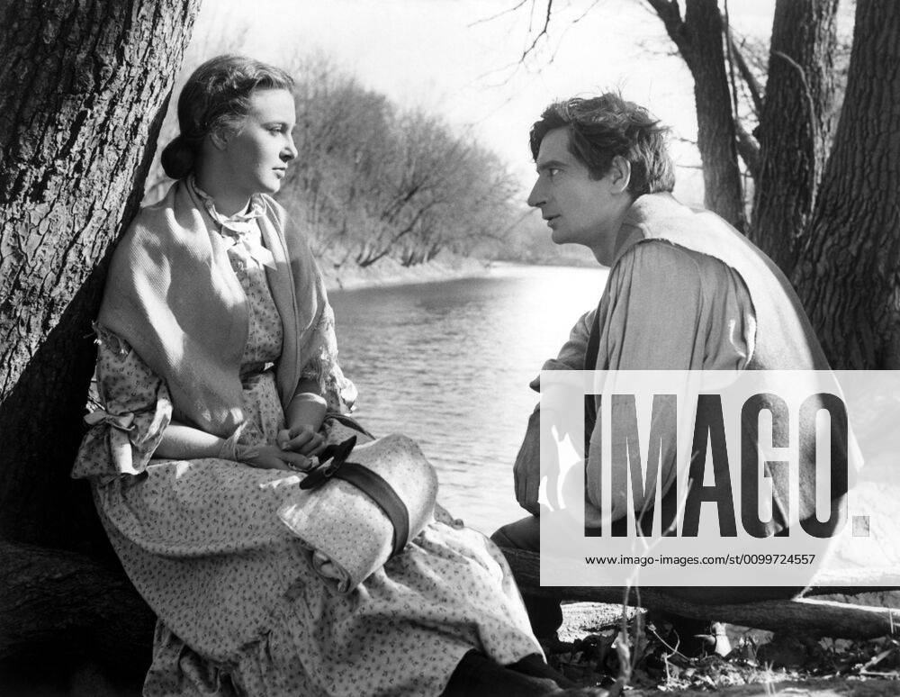 OMNIBUS, from left: Joanne Woodward as Ann Rutledge, Royal Dano as ...