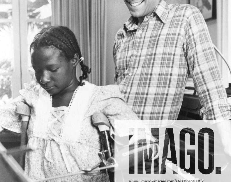 WHO ARE THE DEBOLTS (AND WHERE DID THEY GET 19 KIDS?), from left Karen