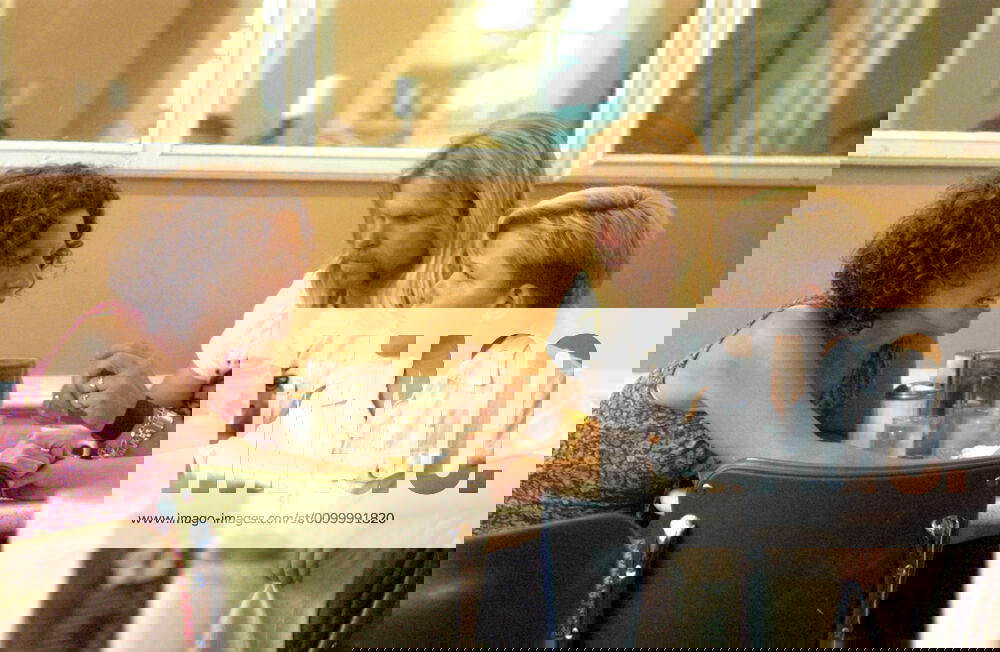 TRADING SPOUSES MEET YOUR NEW MOMMY, Traded Spouse Barbara Gates, ZZ