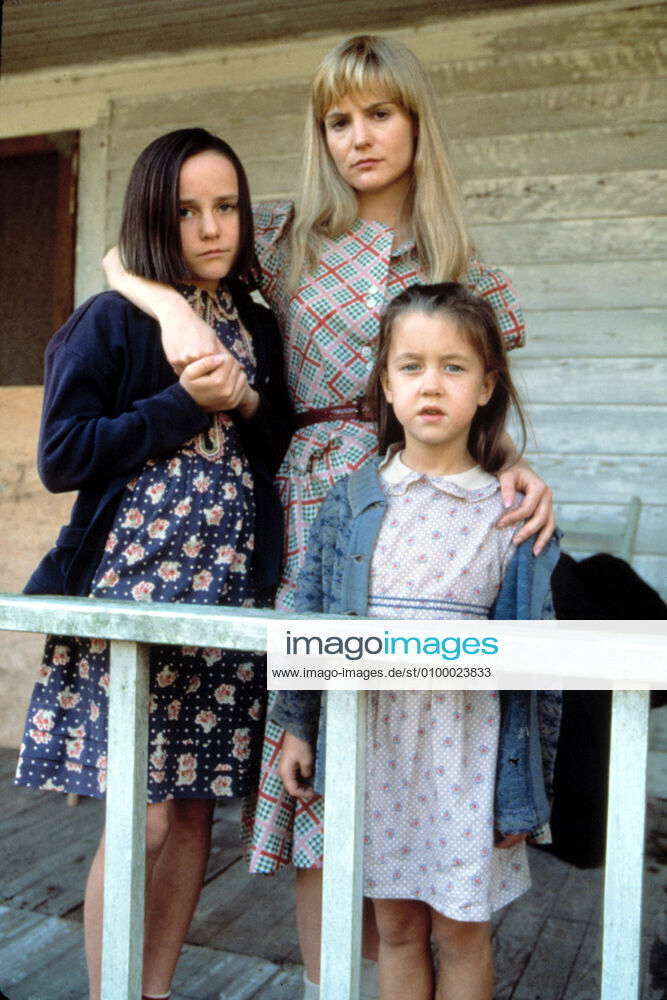 BASTARD OUT OF CAROLINA, Jena Malone, Jennifer Jason Leigh, Lindley Mayer, 1996 Courtesy Everett