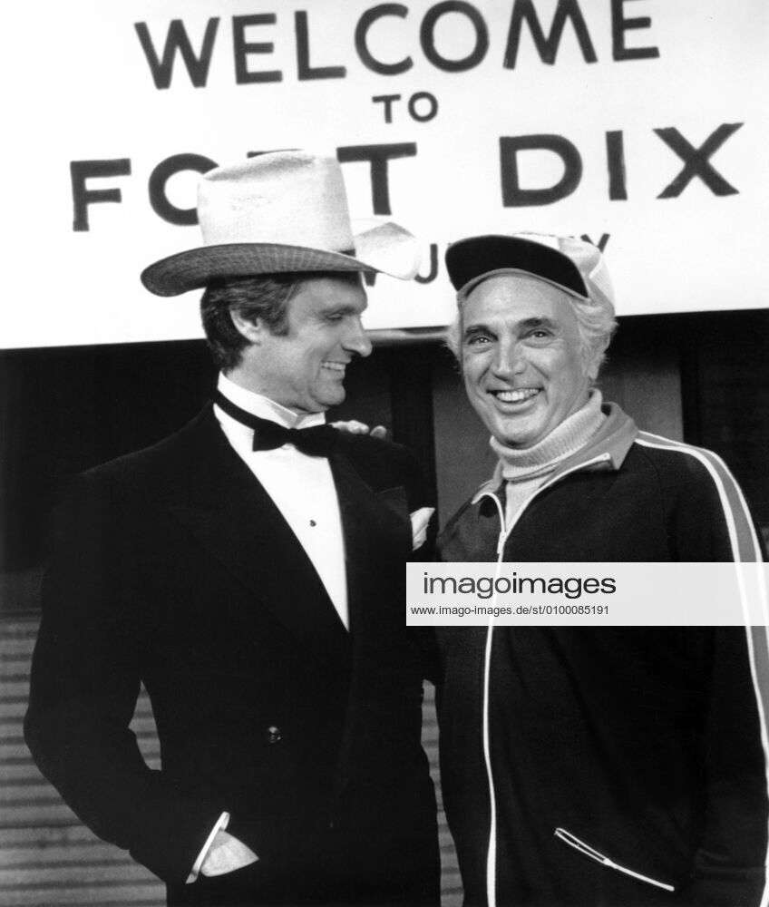 Robert Alda (right) visits his son Alan Alda on the set of the TV ...