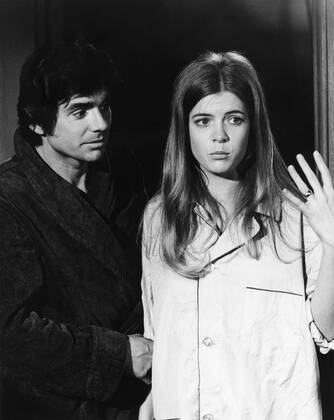 BRIDGET LOVES BERNIE, from left: David Birney, Meredith Baxter, 1972-73 ...