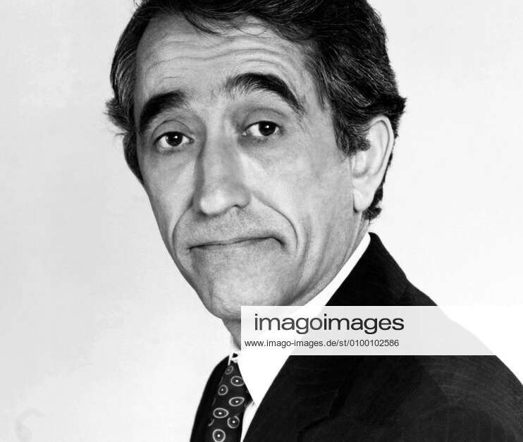 PAT PAULSEN S HALF A COMEDY HOUR, Pat Paulsen, 1970 Courtesy Everett ...