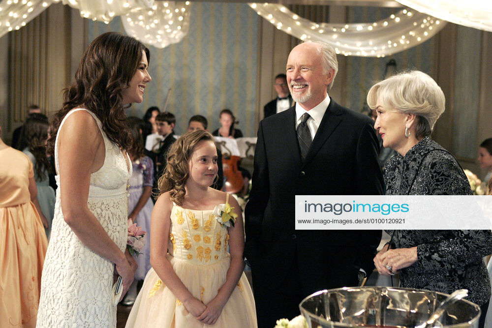 GILMORE GIRLS, Lauren Graham, Hannah Heigh Dworkin, James Hornbeck