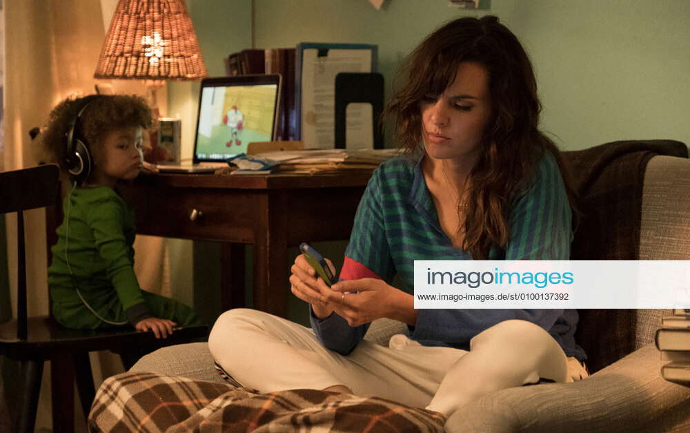 SMILF, l-r: Alexandra Anna Reimer, Frankie Shaw in Mark s Lunch & Two ...