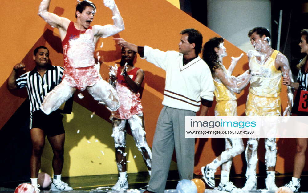 COLLEGE MAD HOUSE, Greg Kinnear (center), (Season 1), 1989-1991, (c ...