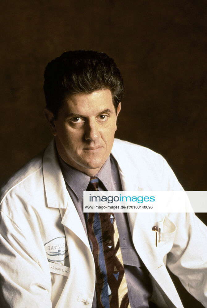 MEDICINE BALL, Sam McMurray, 1995. Fox Courtesy Everett Collection