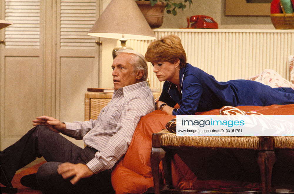 TOO CLOSE FOR COMFORT, Ted Knight, Nancy Dussault, Ep.2, Season 1, It ...