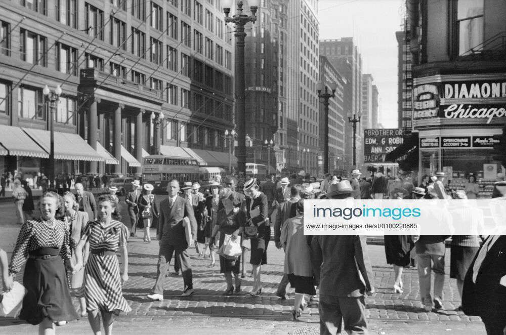 Street Scene, State Street, Chicago, Illinois, USA, John Vachon for U.S