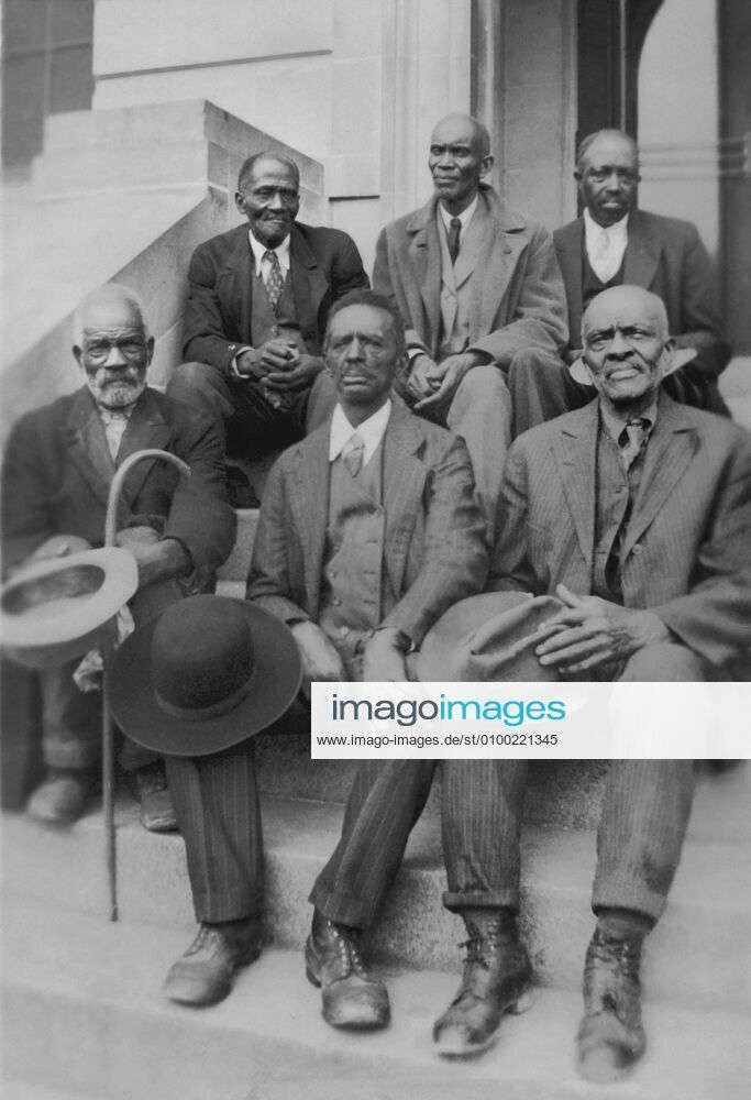 Group of ex-Slaves at Old Slave Day, Full-Length Portrait, Southern ...