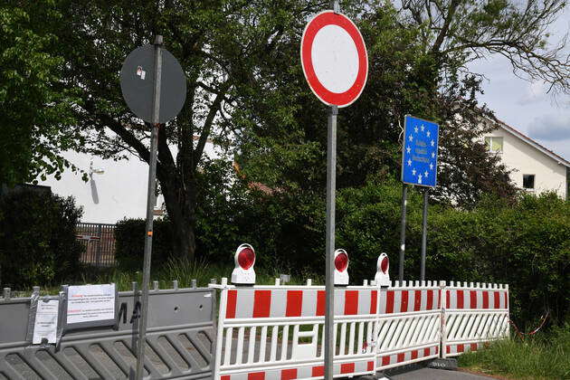 Saarbrücken The border crossing between France and Germany is closed at ...