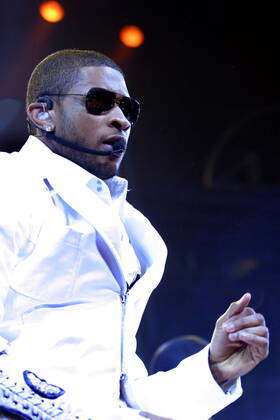 Usher Rapper Suits 48 Concert Usher at Berlin Velodrom, singer-rapper, hip hop, pop, suit ...