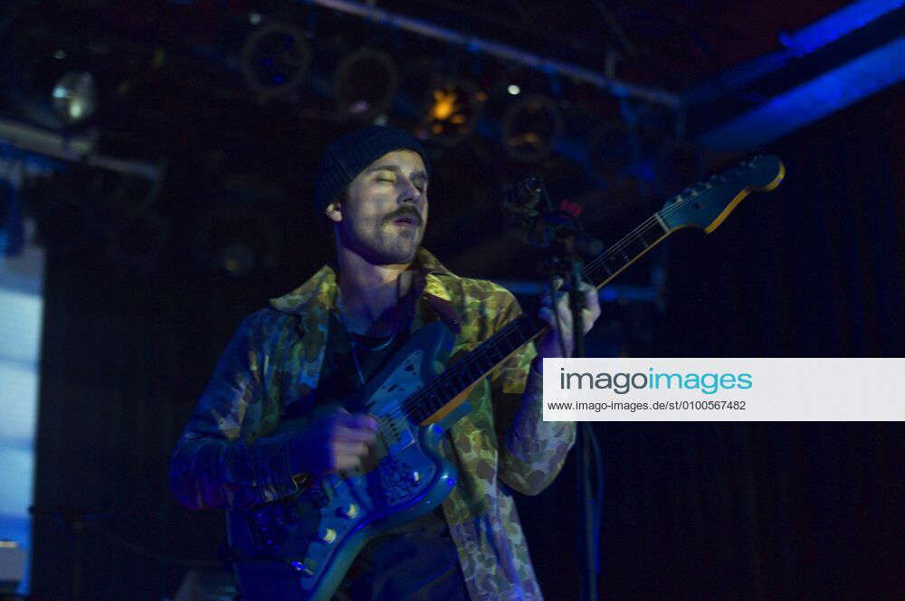 93 John Gourley Saenger , PORTUGAL THE MAN, Concert at the ASTRA, on ...