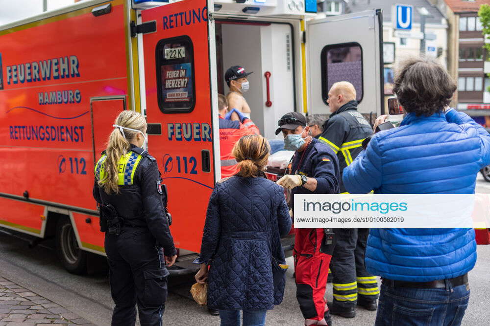 Messerangriff Auf Offener Straße - Mann Bekommt Brotmesser In Den ...