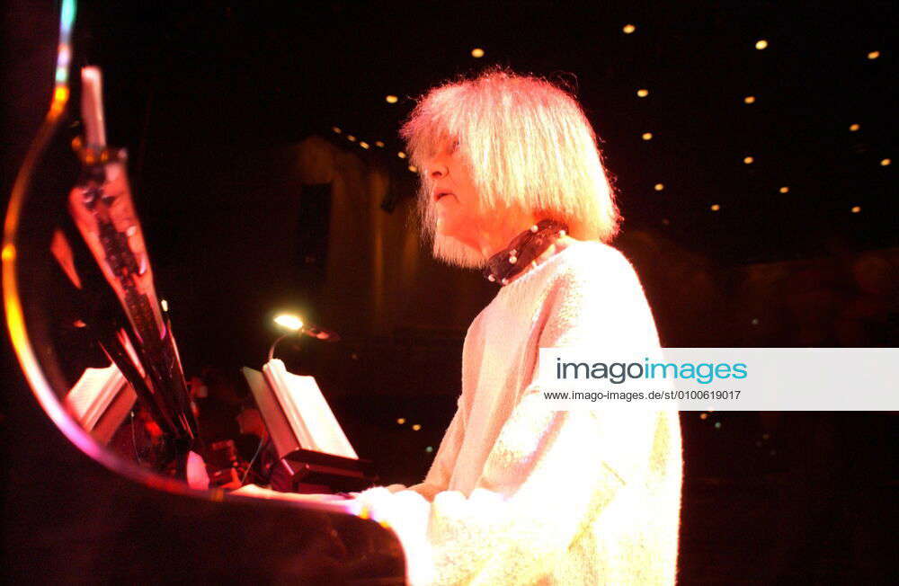 1 Carla Bley, conductor of Charlie Haden s Liberation Music Orchestra