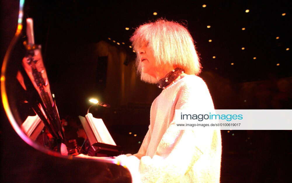 1 Carla Bley, conductor of Charlie Haden s Liberation Music Orchestra