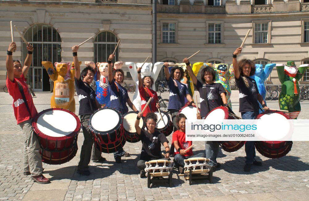 1 Yamato, The Drummers Of Japan on Bebelplatz, Berlin, from 21 7 30 7 in the Komische Oper
