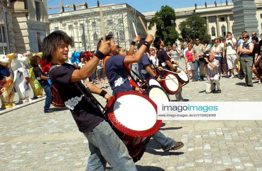 1 Yamato, The Drummers Of Japan on Bebelplatz, Berlin, from 21 7 30 7 in the Komische Oper
