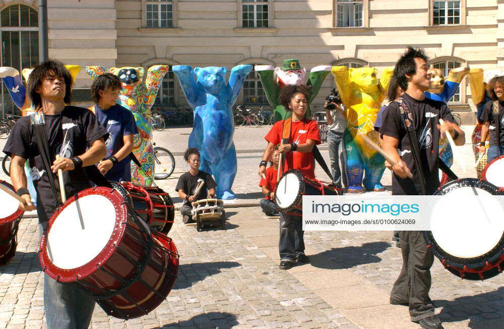 1 Yamato, The Drummers Of Japan on Bebelplatz, Berlin, from 21 7 30 7 in the Komische Oper