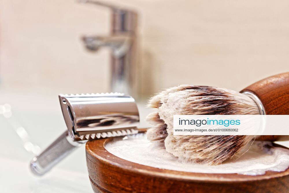 shaving brushes,shaving cream,shaving