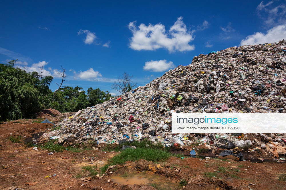 dump,rubbish,plastic trash