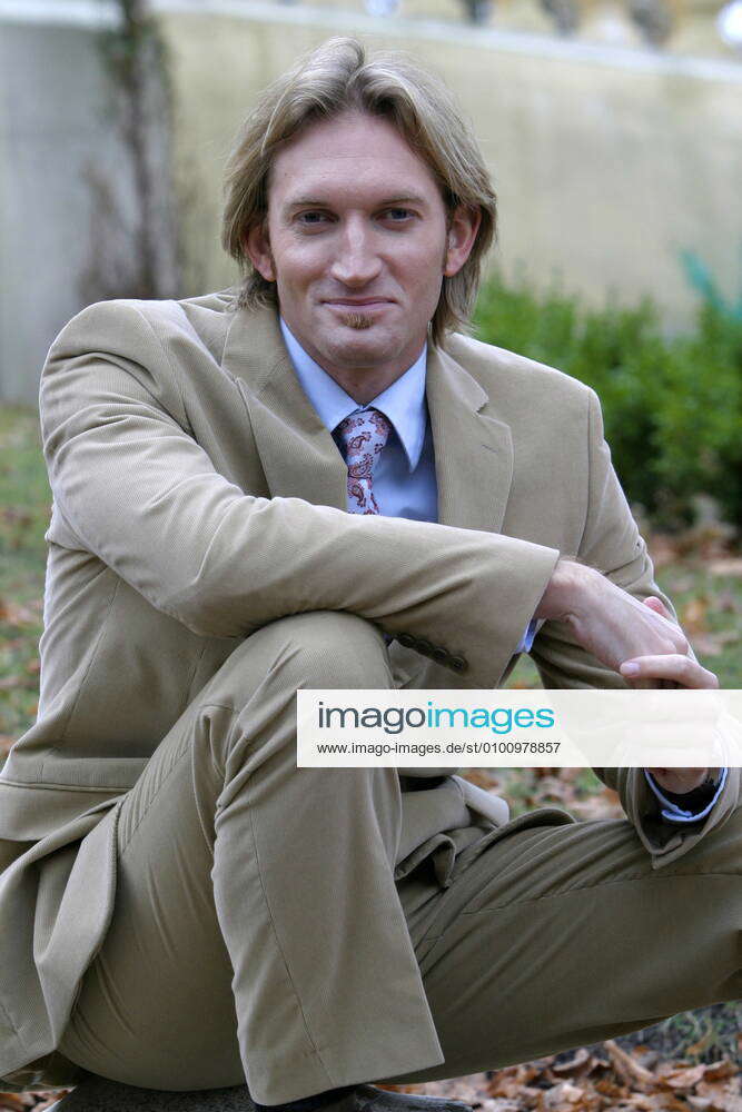 76 Portrait Actor Robert Lyons at the wedding shooting at GZSZ, Briesen ...