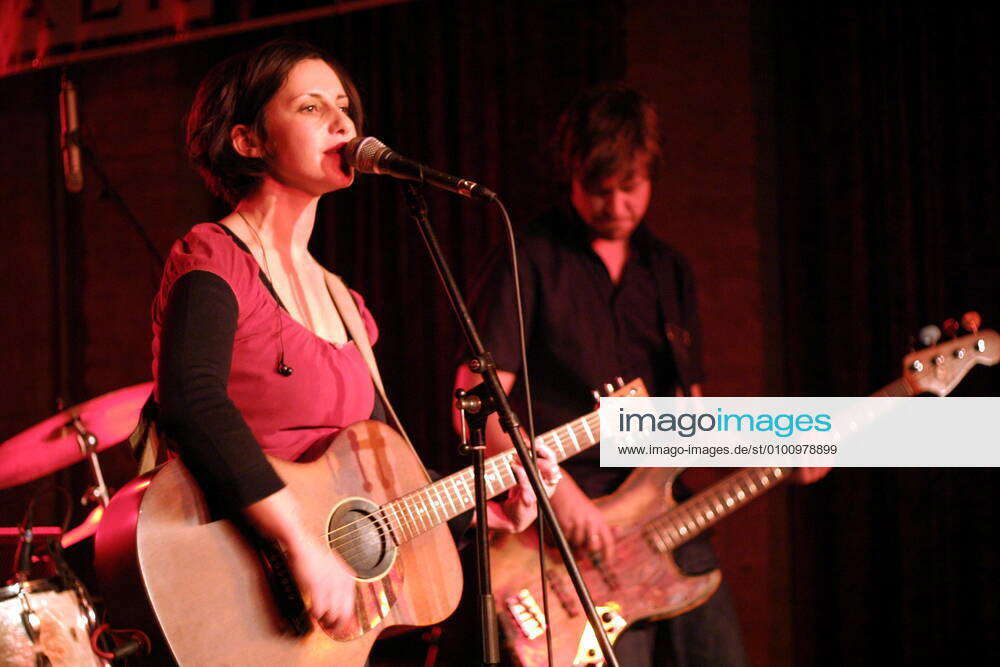 76 Concert Bobo In White Wooden Houses, singer Bobo in the Berlin Kalkscheune, singer, pop, east