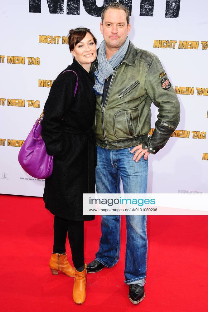 122 Christian Kahrmann mit Freundin Sandya Mierswa bei der Filmpremiere ...