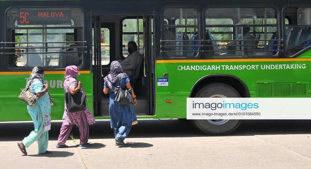 CHANDIGARH, INDIA - MAY 21: Passengers Board A Chandigarh Transport ...