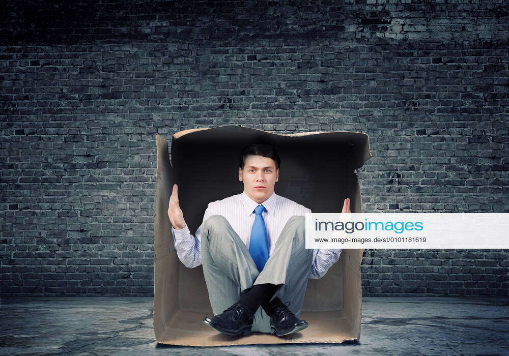 businessman,housing search,claustrophobia,job loss vd0lc4,model released