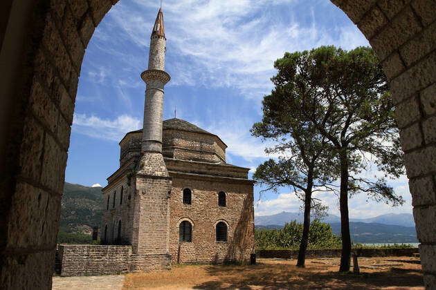 Ioannina The city of Ioannina, colloquially also Jannena, on the ...