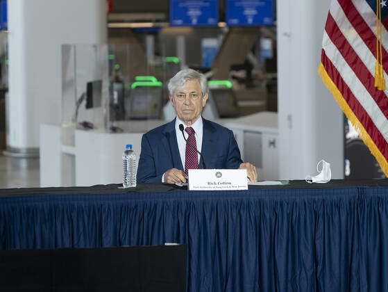 Governor Cuomo unveils Terminal B LGA airport Executive Director of The ...