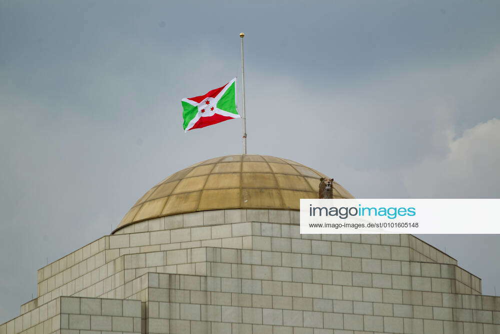 (200610) -- BUJUMBURA, June 10, 2020 -- A Burundian national flag flies ...