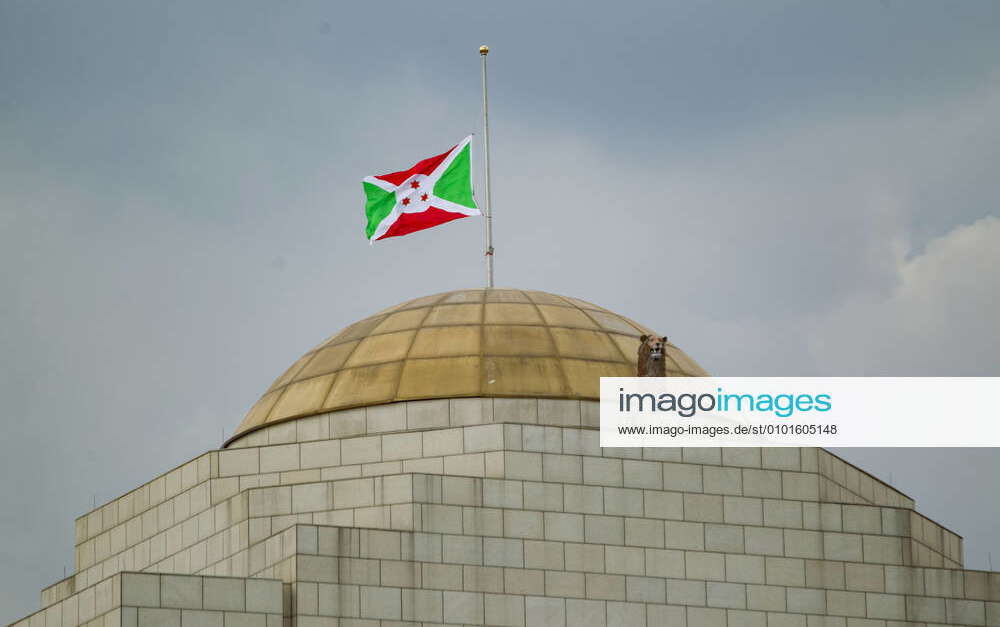 (200610) -- BUJUMBURA, June 10, 2020 -- A Burundian national flag flies ...