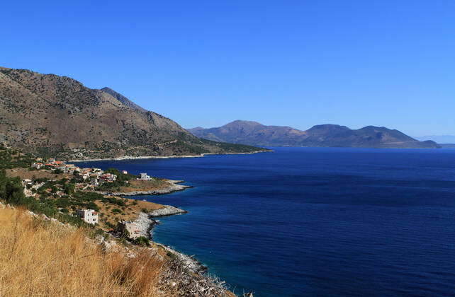 Mani The Mani is a region in the south of the Greek peninsula ...