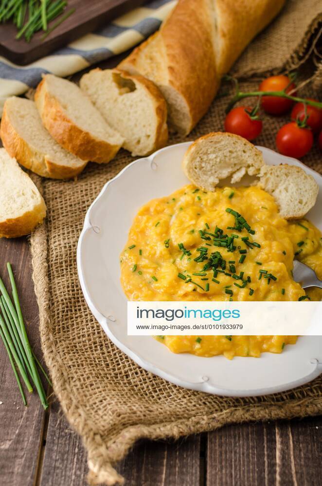 French style scrambled eggs with chives